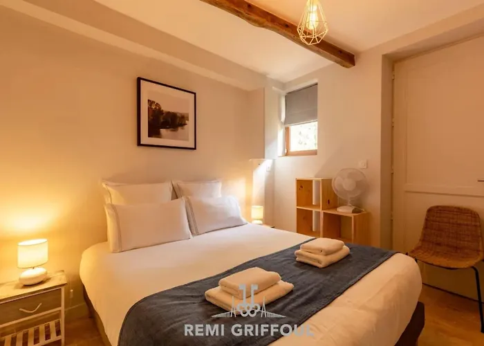 Casa de Férias La Maison Du Jardin Center 5 Guests